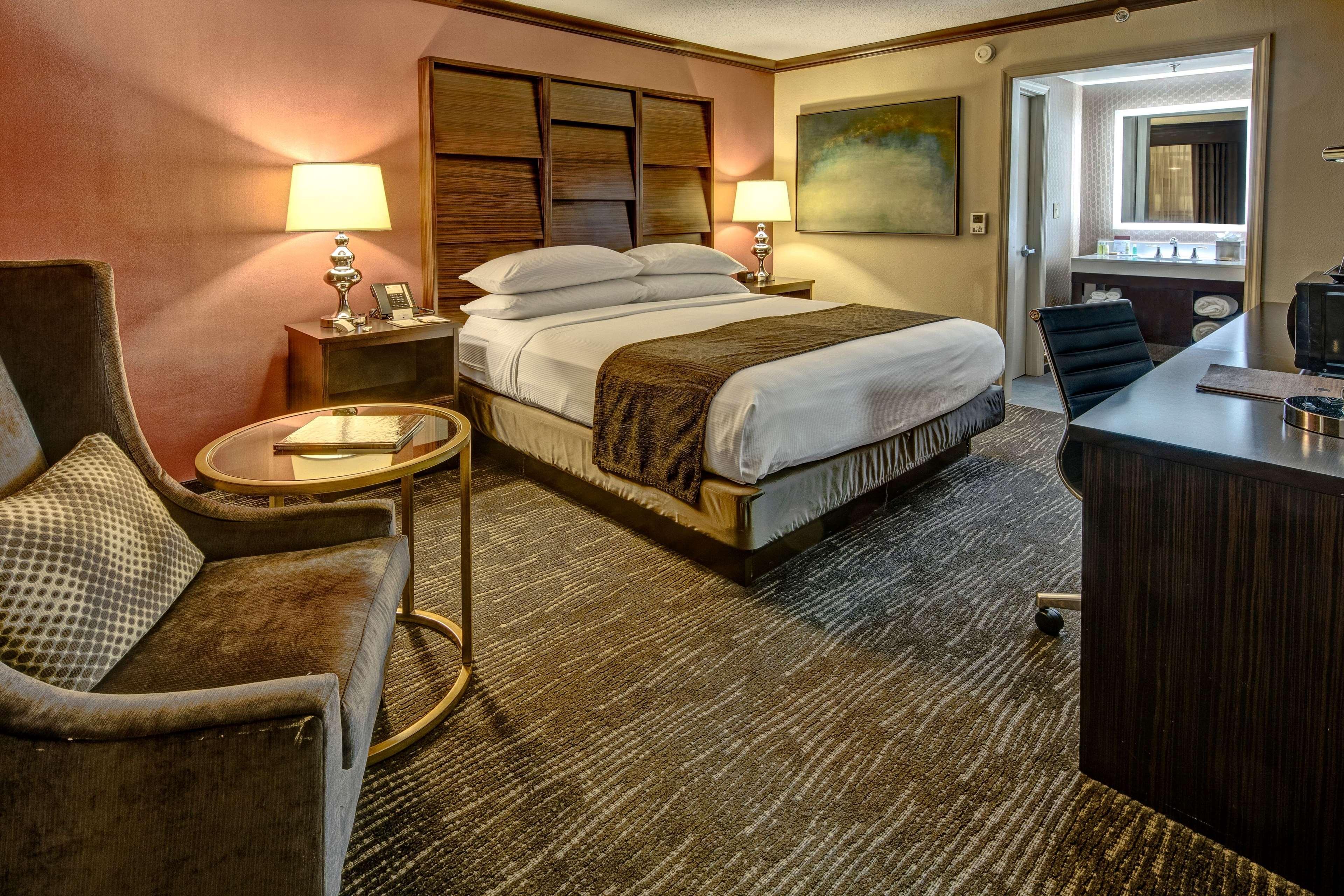 Doubletree By Hilton Decatur Riverfront Экстерьер фото