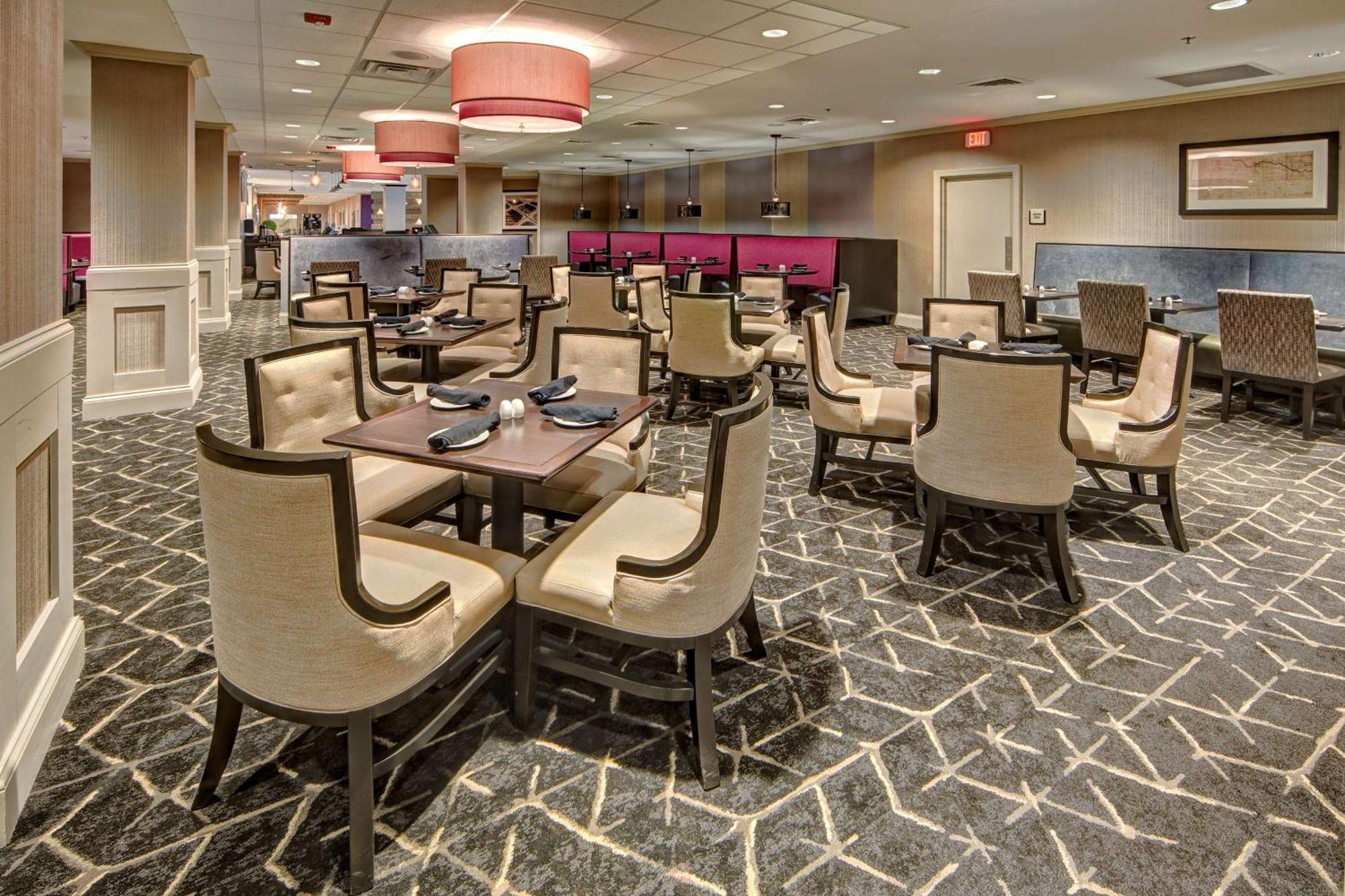 Doubletree By Hilton Decatur Riverfront Экстерьер фото